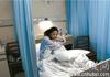 荆州捐肾救母男孩离世 妈妈眼含热泪接受换肾手术